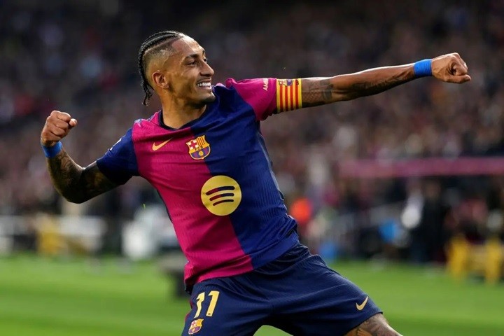  Raphinha là cầu thủ chủ chốt của Barca.