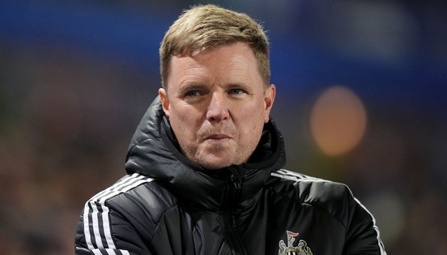 Eddie Howe đang trải qua một mùa hè khó khăn cùng Newcastle United.