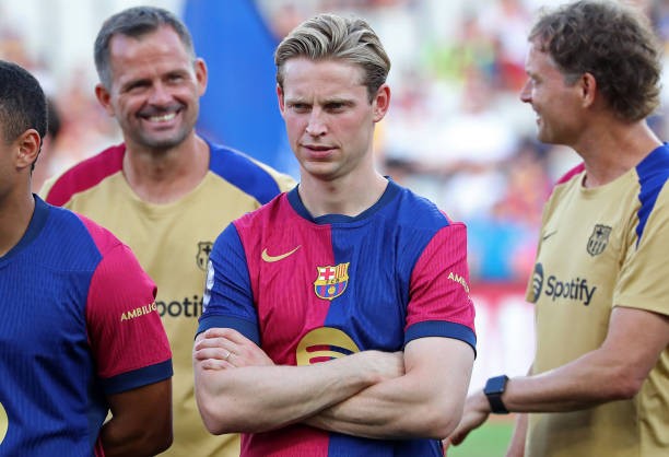 De Jong sẵn sàng ký kết các điều khoản có lợi cho Barca.