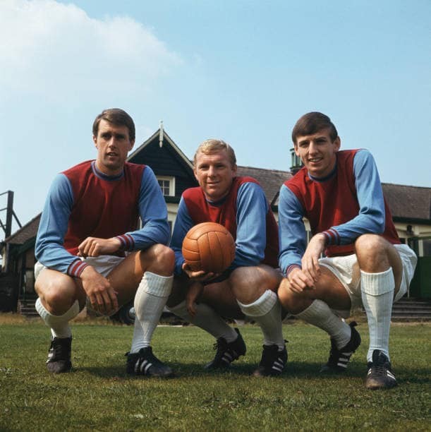 Geoff Hust, Bobby Moore và Martin Peters, những huyền thoại của đội bóng.