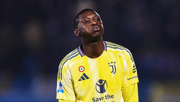 Tottenham được liên kết với Muani. 