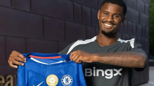 Hào đã chính thức gia nhập Chelsea. 