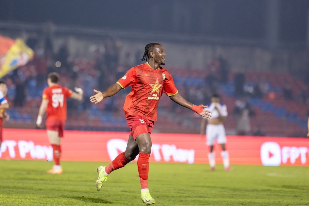 Alhaji Gero từng thi đấu tại Europa League khi còn khoác áo Ostersunds FK