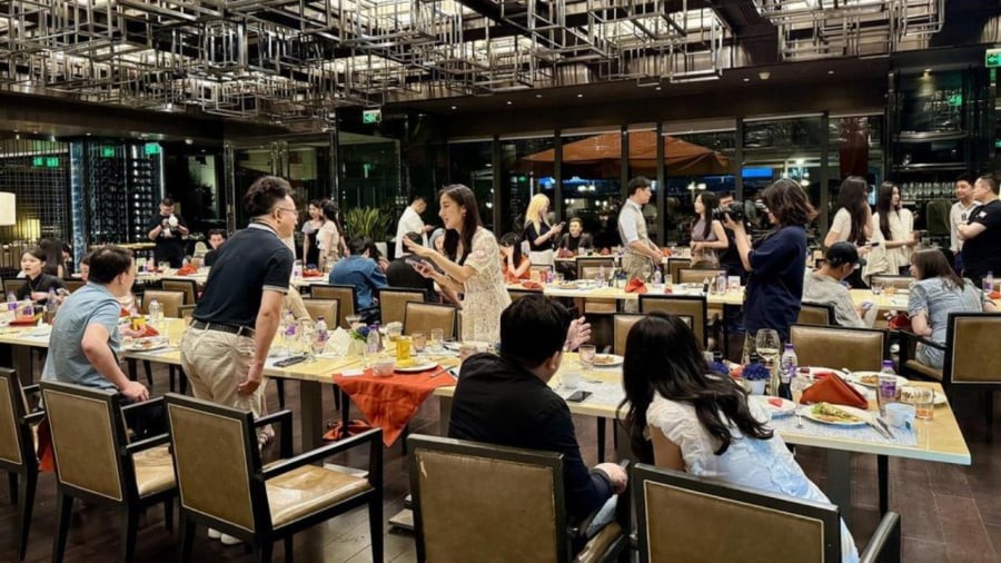 Bên trong buổi mai mối tại một khách sạn 5 sao dành cho giới siêu giàu ở Trung Quốc. (Ảnh: Michelle Ng).