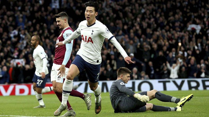 Pha solo ghi bàn giúp Son giành Puskas