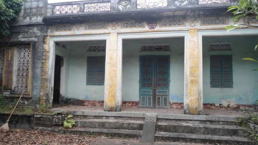Một căn nhà thiếu ánh sáng, bí bách, cây cối héo úa mang lại nguồn năng lượng xấu cho người sống trong nhà.