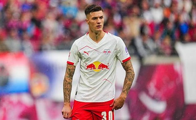Benjamin Sesko thích chuyển sang Manchester United.