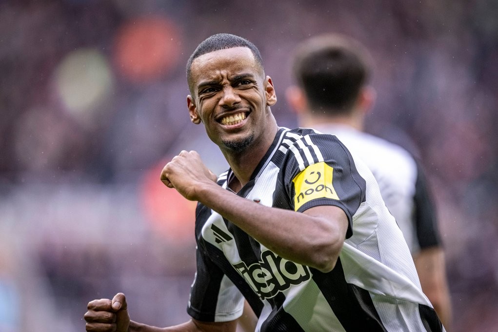 Isak muốn khoác áo Liverpool.