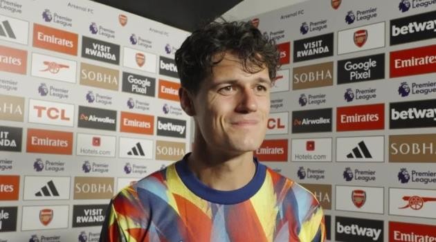  Christian Norgaard hài lòng với bàn thắng ra mắt Arsenal.