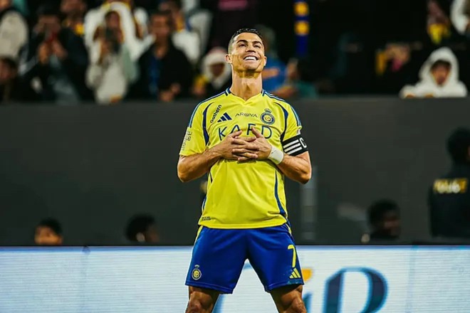 Không ngủ cùng điện thoại, né sóng 5G.... là những bí quyết giúp Ronaldo giữ vững phong độ bất chấp thời gian.