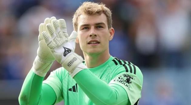 Mads Hermansen đạt thỏa thuận gia nhập West Ham.
