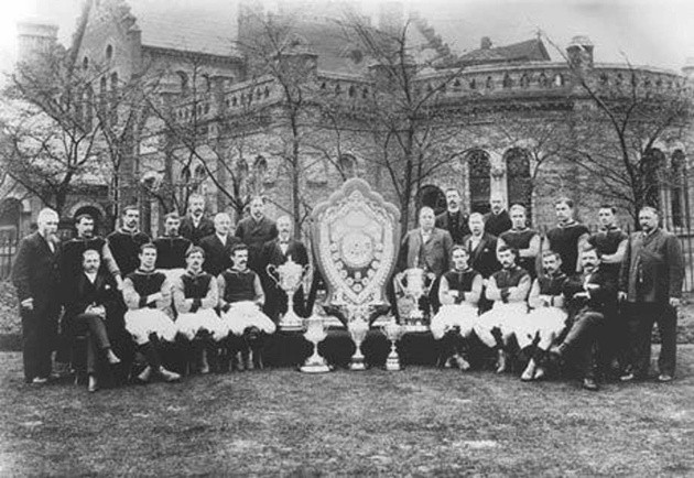 Đội Aston Villa gặt hái nhiều thành công vào cuối thế kỷ 19, trong bức ảnh chụp năm 1899.