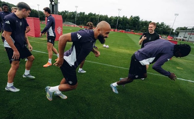 Manchester United mua trả góp những tân binh như Bryan Mbeumo.