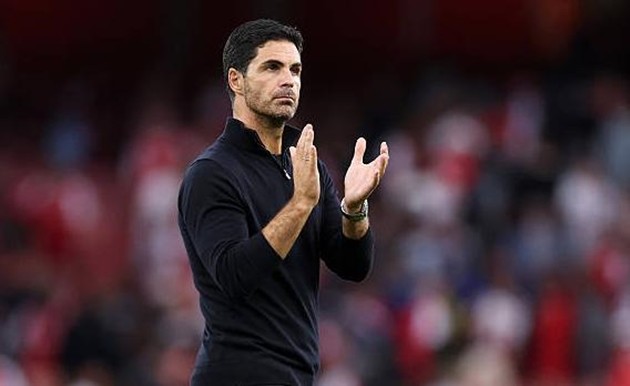 Đã đến lúc Mikel Arteta từ bỏ sơ đồ 4-3-3?