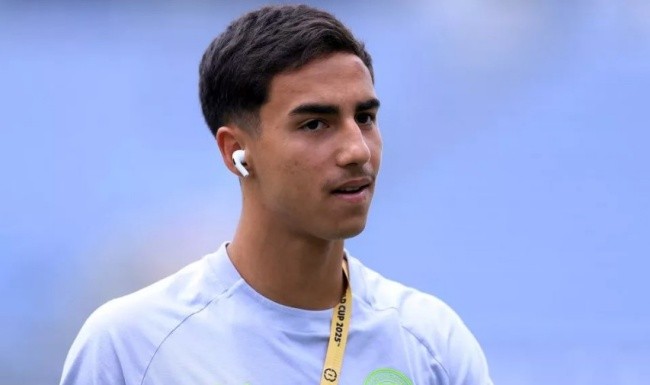Vitor Reis rời Man City.