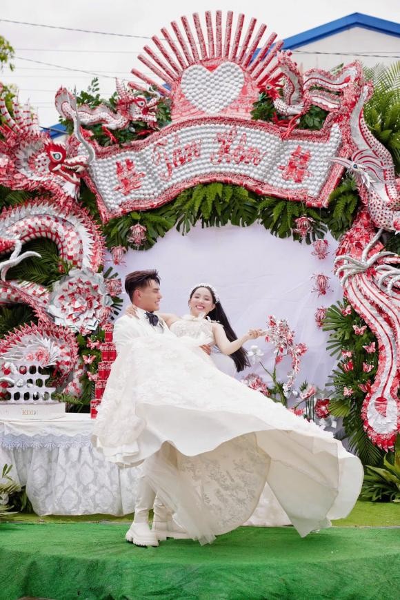 Lê Dương Bảo Lâm làm đám cưới lần 2
