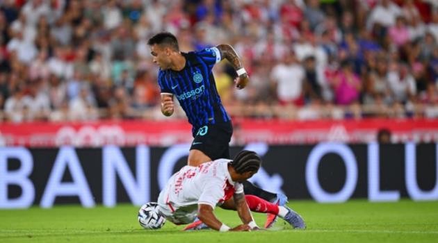 Martinez giúp Inter ngược dòng.