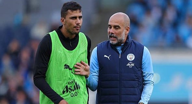 Rodri nằm trong tầm ngắm của Manchester City.