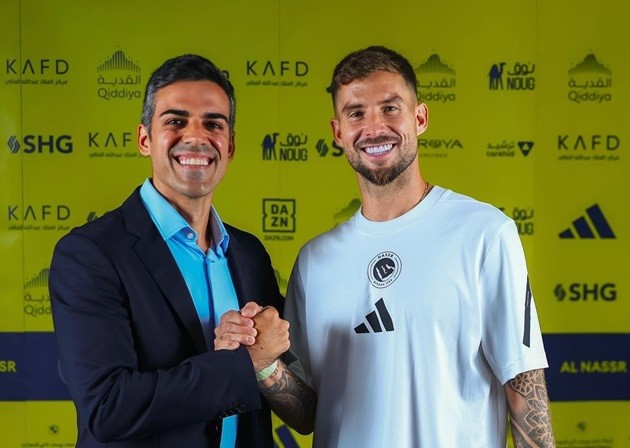  Martinez đã cập bến Ả Rập.