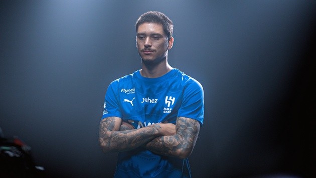 Tiền đạo Uruguay là thương vụ bán người lớn thứ 6 trong lịch sử Liverpool
