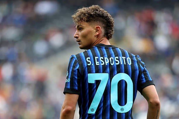 Sebastiano Esposito chuẩn bị rời Inter dài hạn.