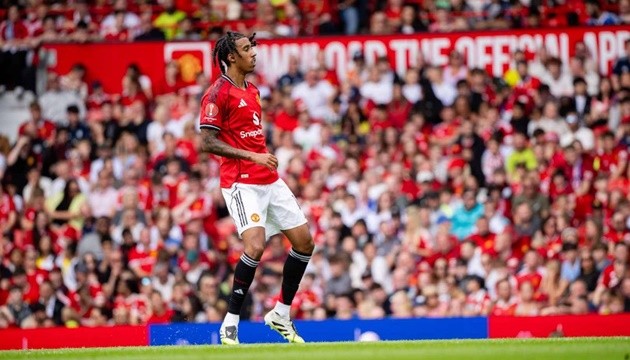 Leny Yoro chứng minh giá trị tại Man United.
