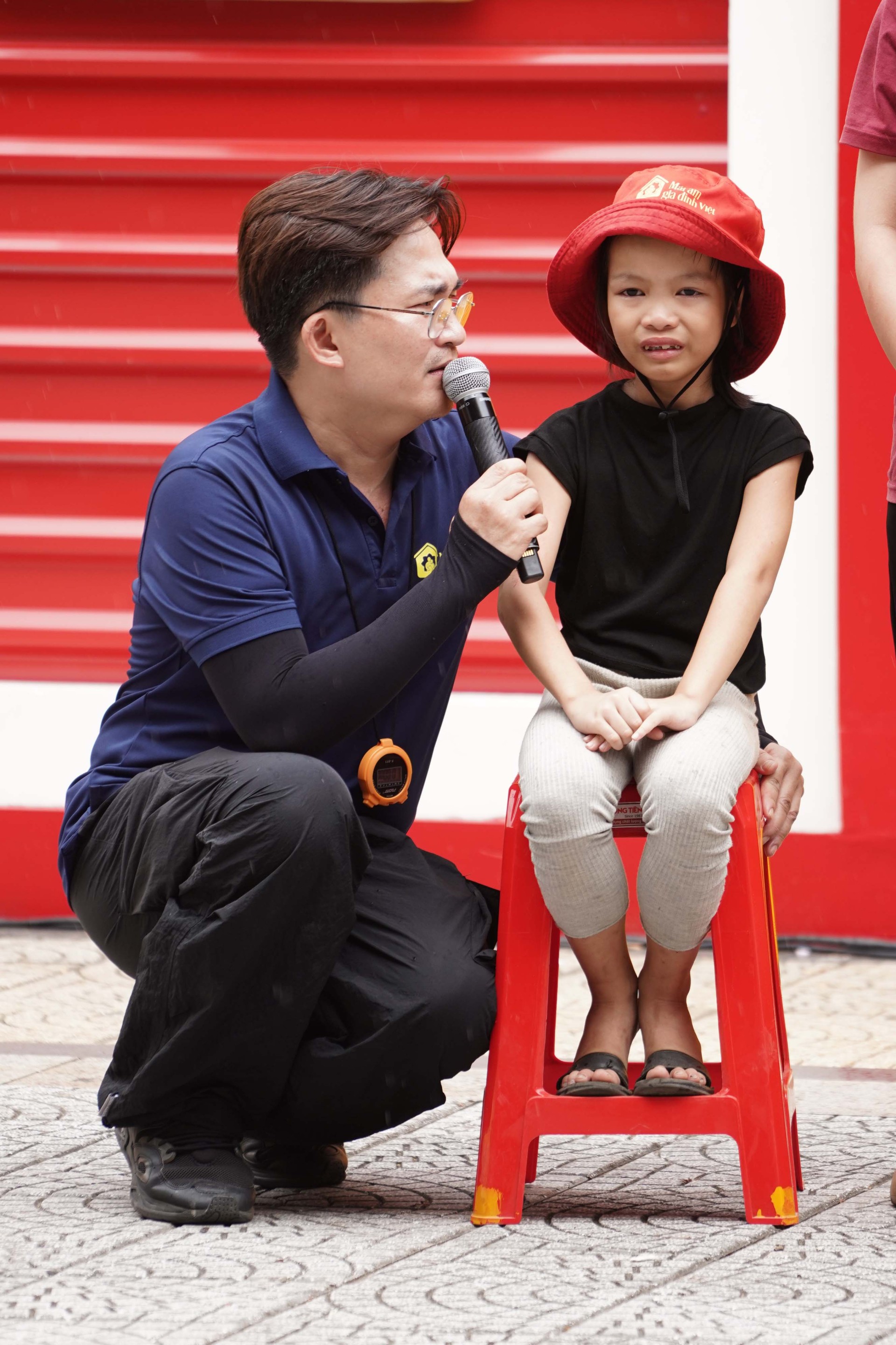 3–Đại Nghĩa và bé Hiền (em gái PHI DUNG)