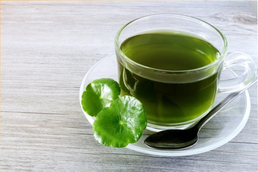 Nước rau má là lựa chọn tuyệt vời để làm mát cơ thể, giảm nhiệt
