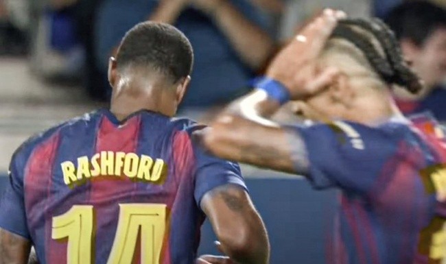 Pha bỏ lỡ gây sốc của Rashford.