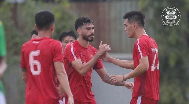 Tiến Linh hòa nhập tốt cùng Công an TP.HCM.