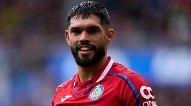 Omar Alderete sẽ là tân binh thứ 11 của Sunderland.