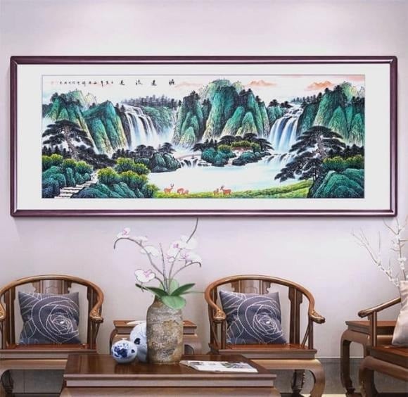 Bạn có để ý rằng những gia đình khá giả thường trang trí phòng khách bằng tranh phong cảnh? 