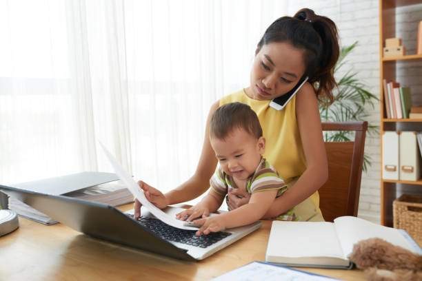 Người mẹ vất vả gồng gánh mọi việc ảnh hưởng tới việc nuôi dạy con cái