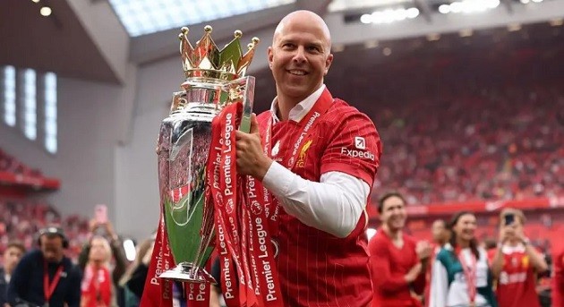 Liverpool chi tiêu mạnh ngay sau khi vô địch Ngoại hạng Anh.