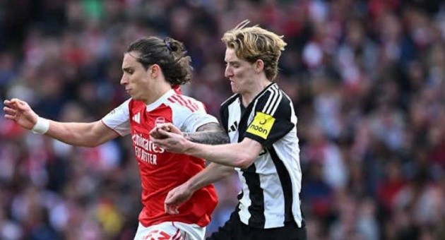 Calafiori phần nào mang tới cơn đau đầu cho Arsenal.