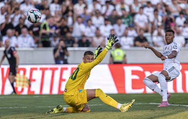 Real giành chiến thắng 4-0 ở trận giao hữu. 