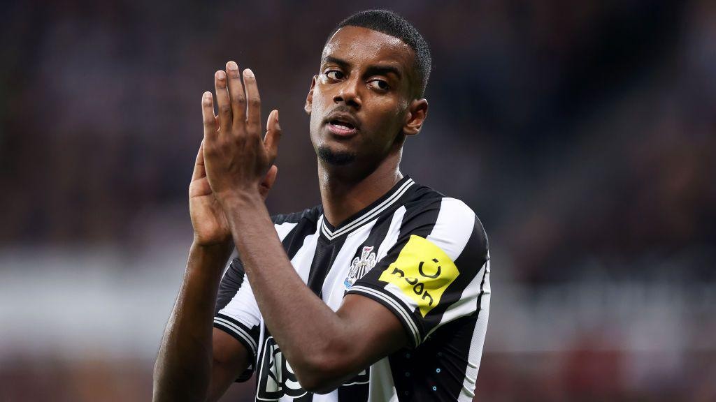 Liverpool có thể phải bỏ ra gần 150 triệu bảng để chiêu mộ Alexander Isak.
