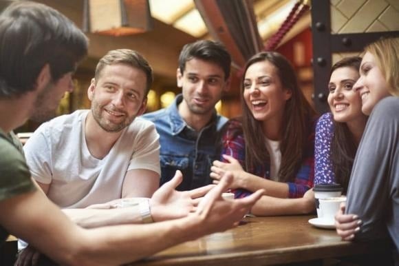 Nhiều người vẫn tin rằng khi khó khăn, người thân sẽ luôn là chỗ dựa vững chắc.