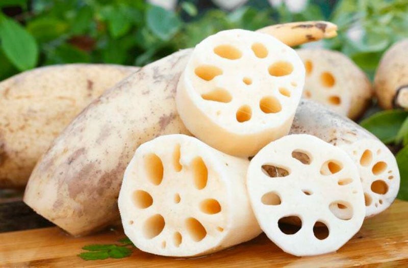 Củ sen dưỡng âm, làm ẩm phổi và thanh nhiệt cơ thể.
