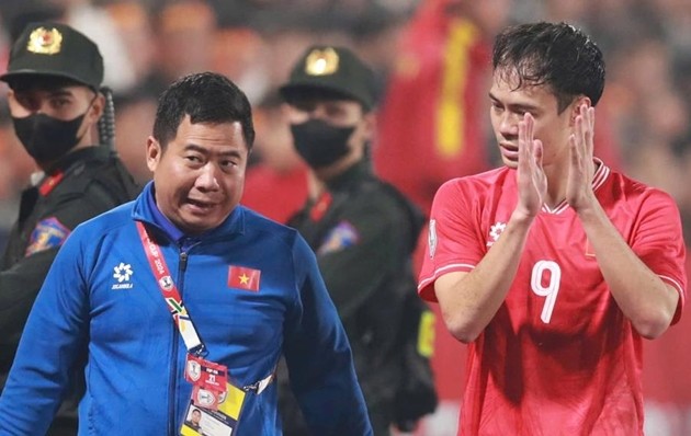 Văn Toàn phẫu thuật chữa trị dứt điểm chấn thương.