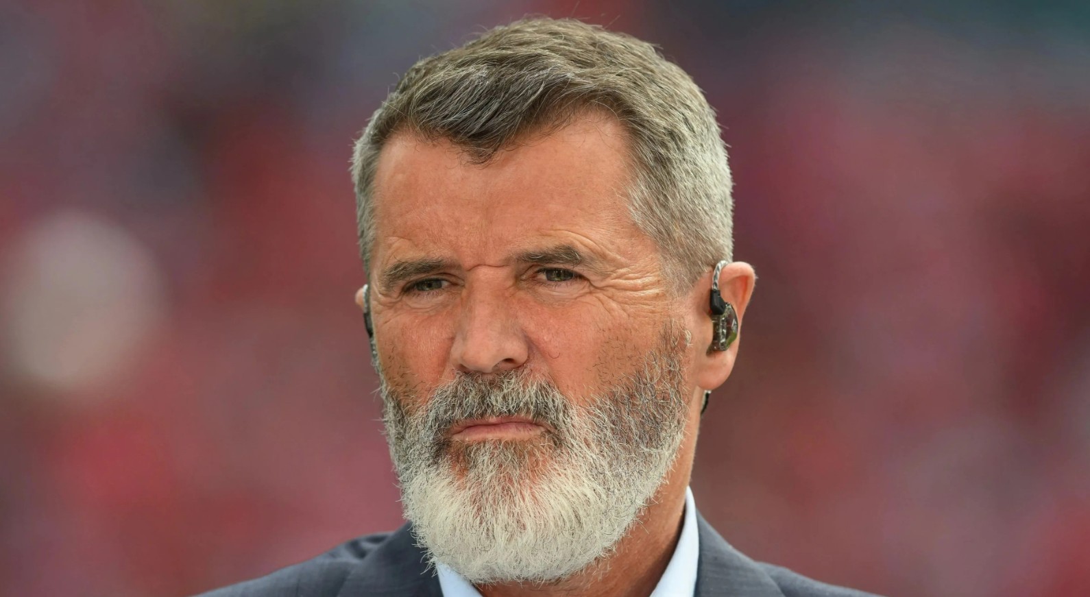 Roy Keane ra tay can thiệp, giải quyết rắc rối cho một nữ DJ trên du thuyền.