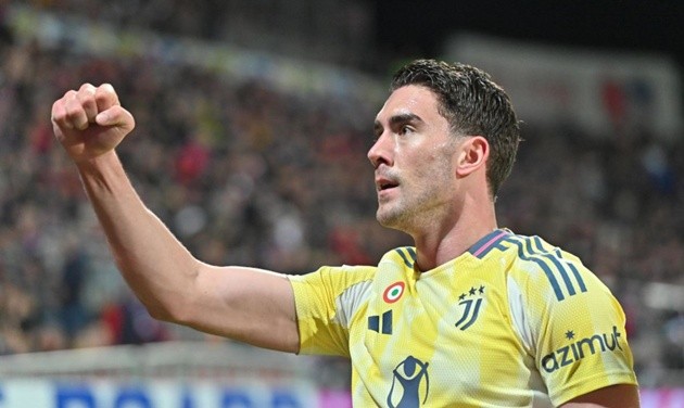 Newcastle nhắm Vlahovic nếu chia tay Isak