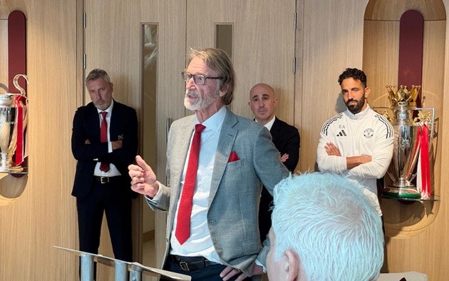Sir Jim sẵn sàng hậu thuẫn Man Utd trên TTCN