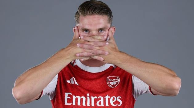 Gyokeres sẽ giải bài toán trung phong cho Arsenal.