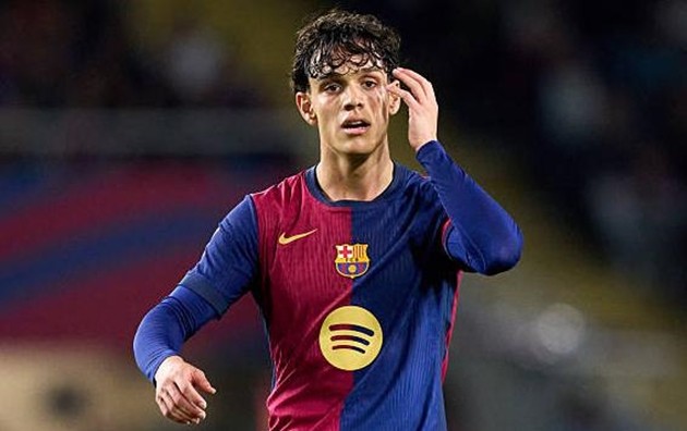 Hector Fort nằm trong tầm ngắm của Aston Villa.