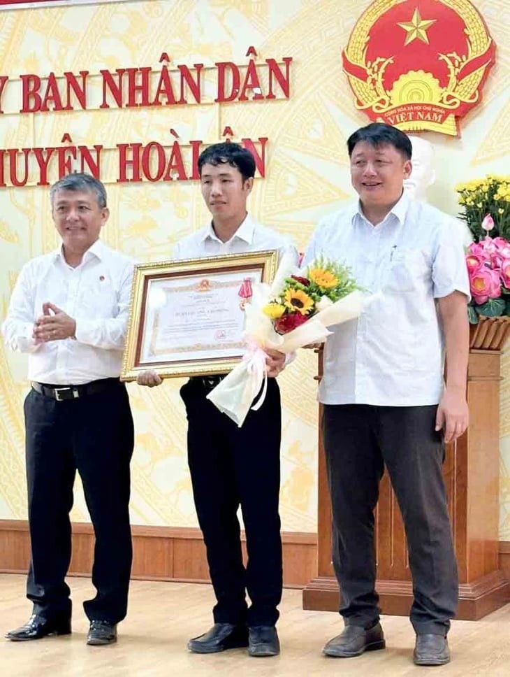 Cuối năm 2024 anh Tô Vũ Thành Tín được nhận Huân chương Lao động hạng ba