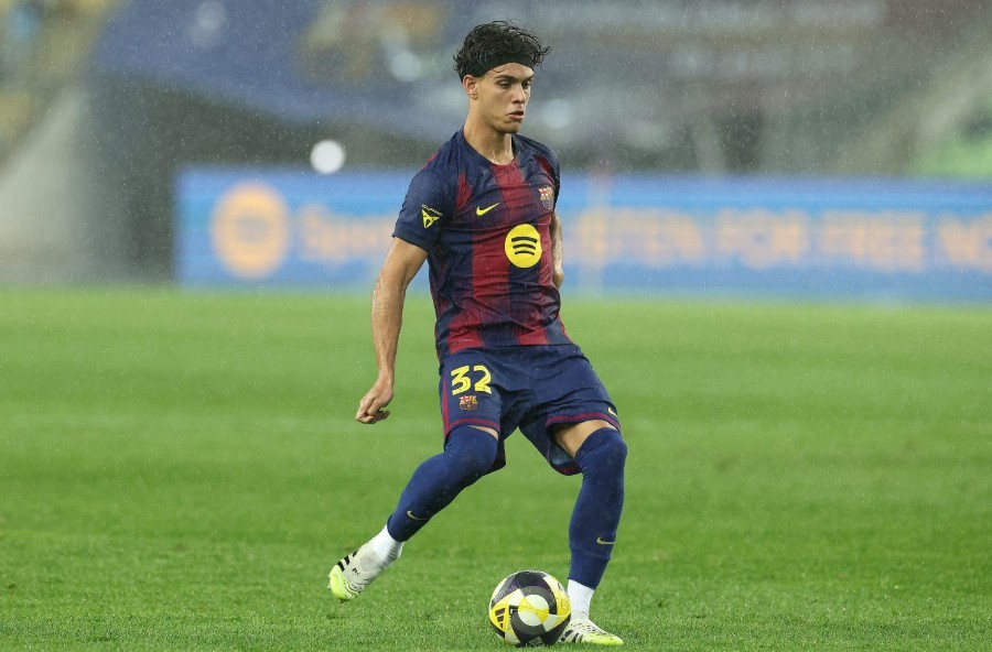 Dù khó đảm bảo thời lượng thi đấu cho Hector Fort nhưng Barcelona vẫn đánh giá cao tiềm năng của cầu thủ này và xem anh như lựa chọn chiến lược trên băng ghế dự bị.