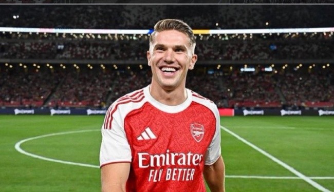 Gyokeres trong màu áo Arsenal.
