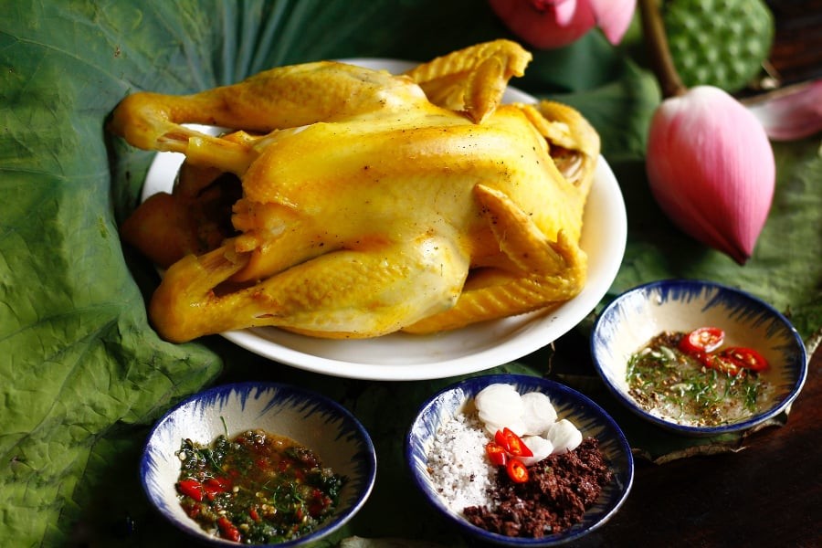 Luộc gà nứt da - đỏ thịt, thêm 1 bước này gà vàng ươm, chín đều