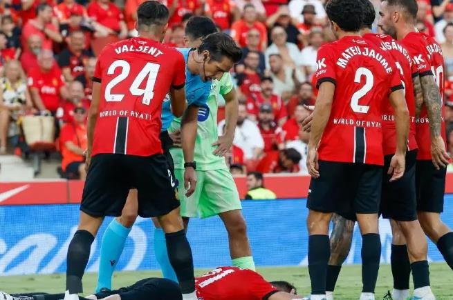 Torres ghi bàn dù Antonio Raillo nằm sân.